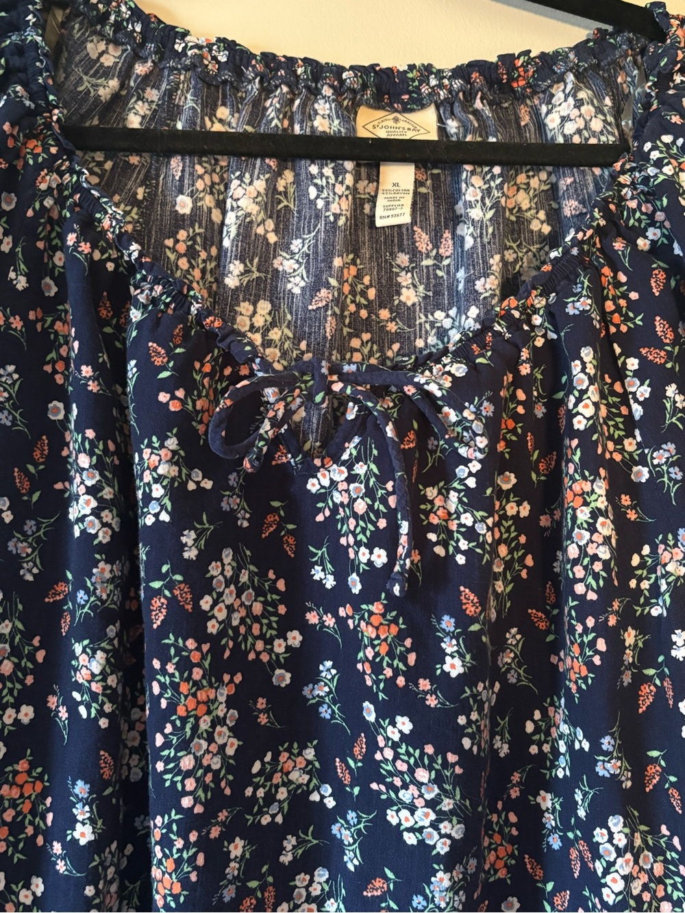 St. John's Bay Navy Floral Tie-Neck Peasant Top- XL - Picture 3 of 4